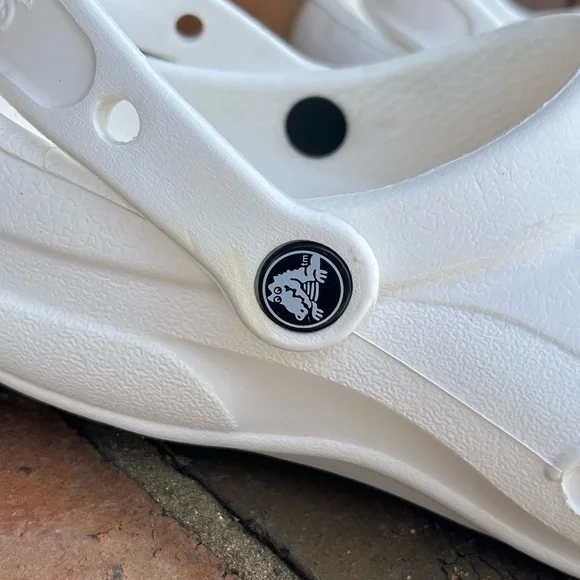 CROCS 🐊 Men’s size 6 Women’s size 8 Bright  White Slip On Shoes - Picture 8 of 16